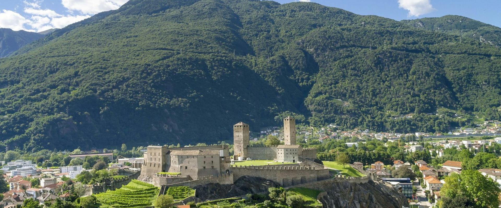 Experience The Middle Ages Tour (Bellinzona Historic Quarter)