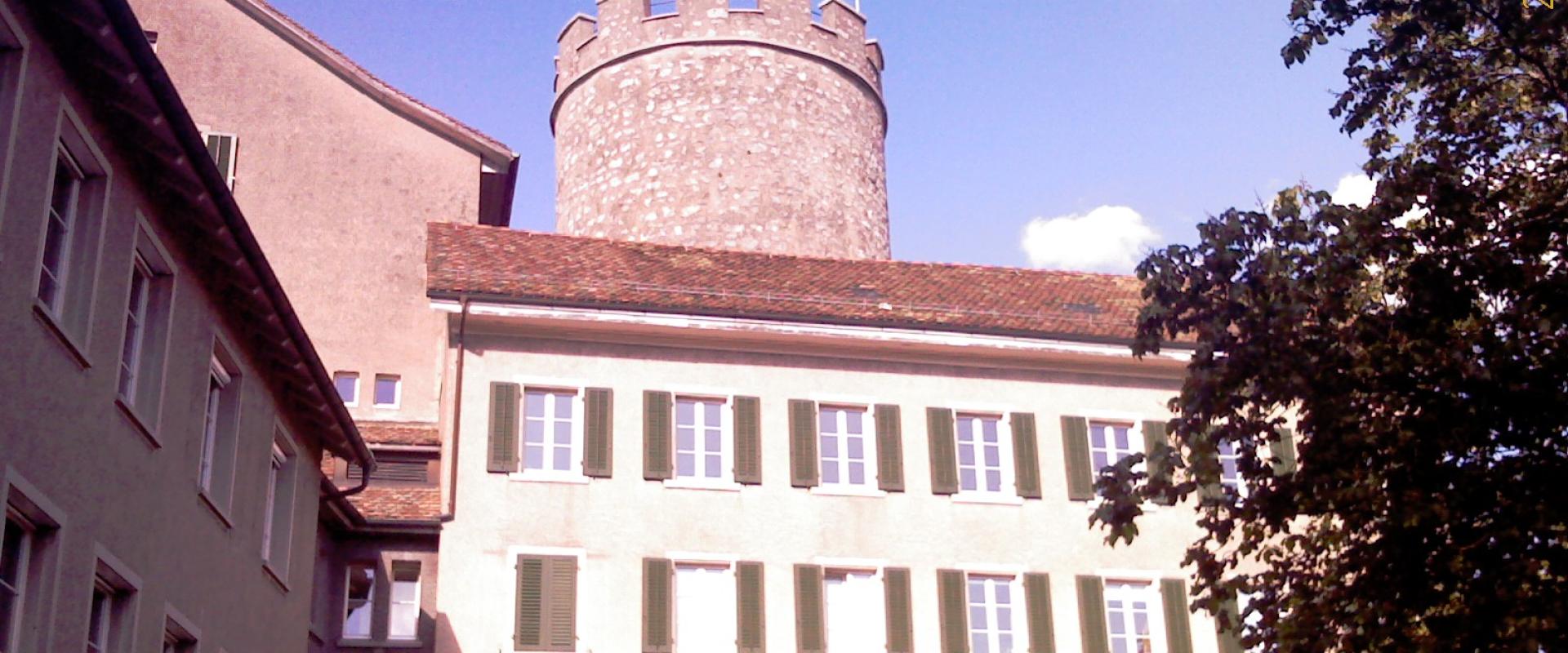 The round tower and castle of Regensberg