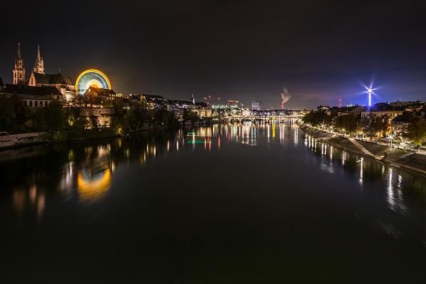Basel rhein und herbstmesse