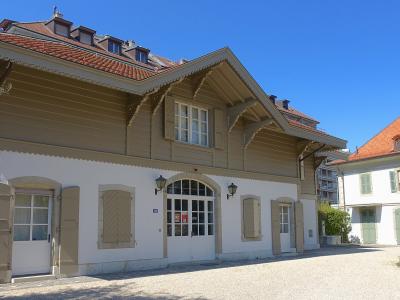A historic villa in Parc Mon Repos on the Geneva lakeshore