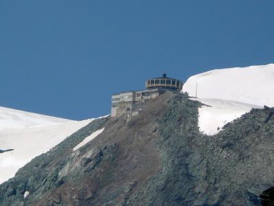 The revolving restaurant at Mittelallalin, top station of the Metro Alpin