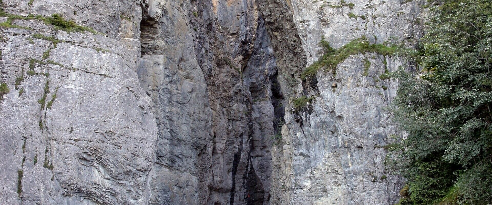 The narrow rock walls of the Glacier Canyon below the Lower Grindelwald Glacier