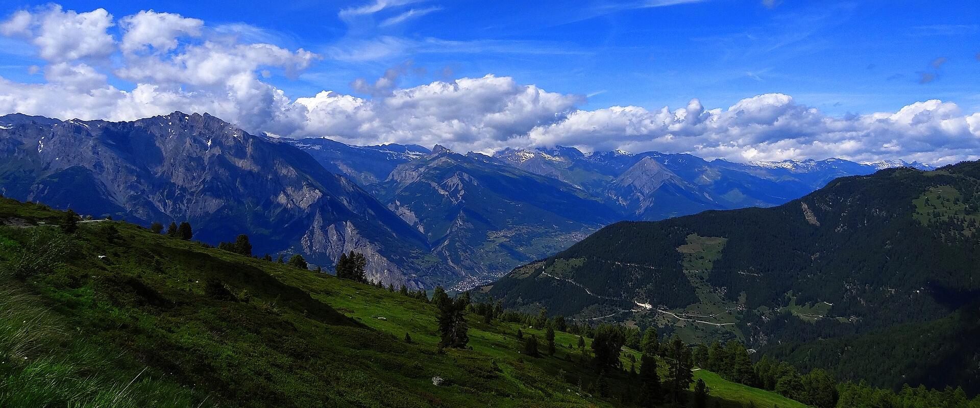 Alpine panorama from the Croix de Coeur above Verbier