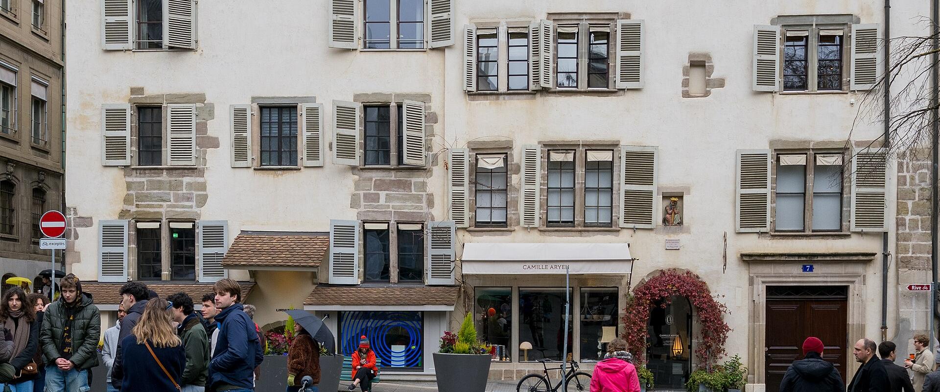 Place Du Bourg-de-Four