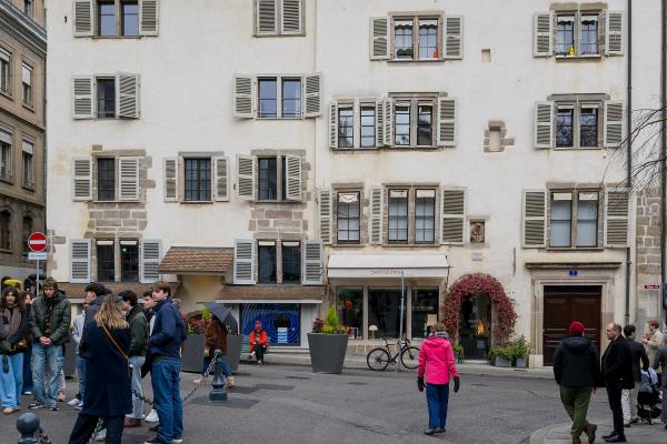 Place Du Bourg-de-Four