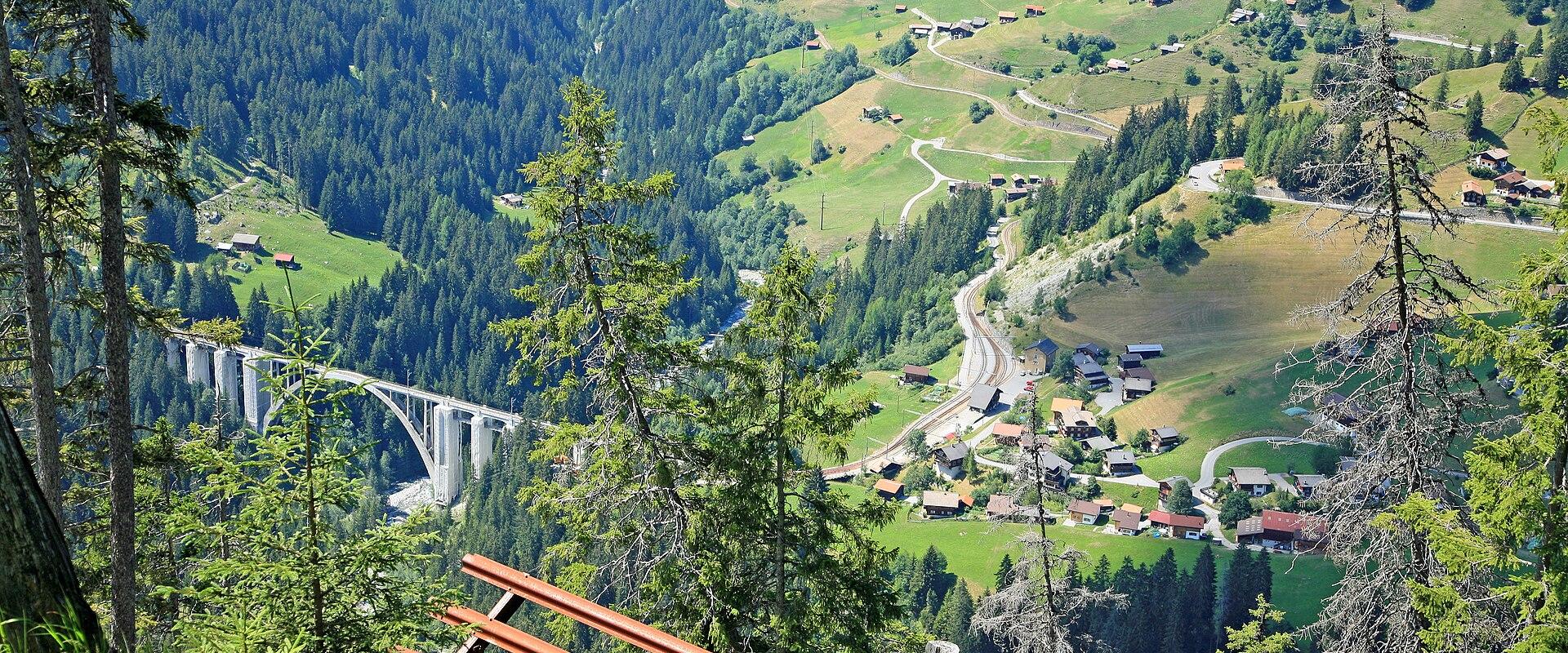 The Langwies viaduct and Walser farmsteads in the Schanfigg valley