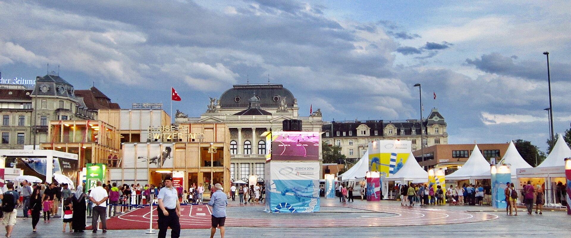 Sechseläutenplatz and the Zürich Opera House during a festival
