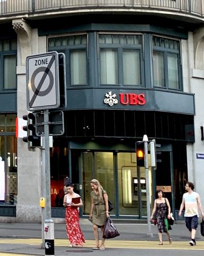 Union Bank of Switzerland (UBS AG) branch ATM at Bahnhofstrasse 72, Zürich (Ank Kumar, Infosys Limited) 05