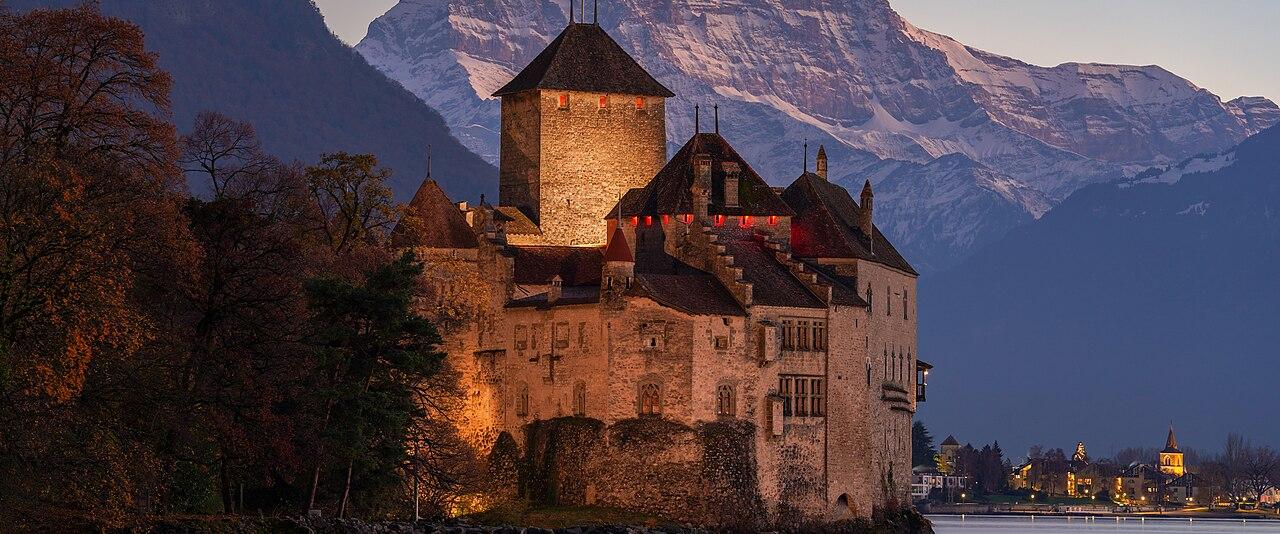 Château de Chillon on Lake Geneva with the Dents du Midi behind