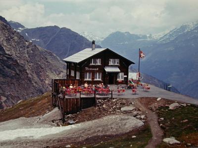 The Spielboden mountain restaurant facing the glaciers above Saas-Fee
