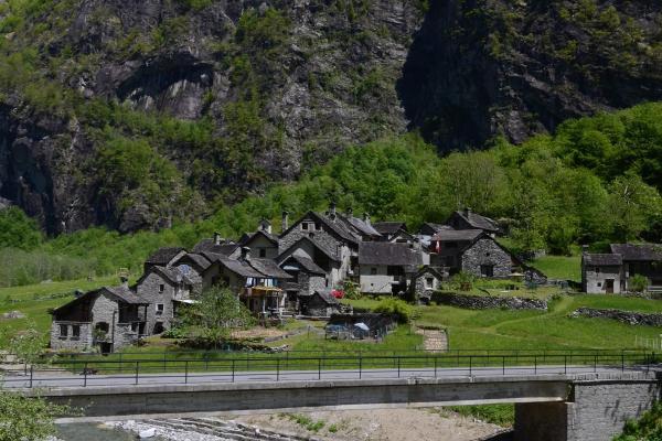 Splüni (grottos) In The Valley